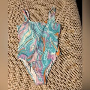 Women’s swim
